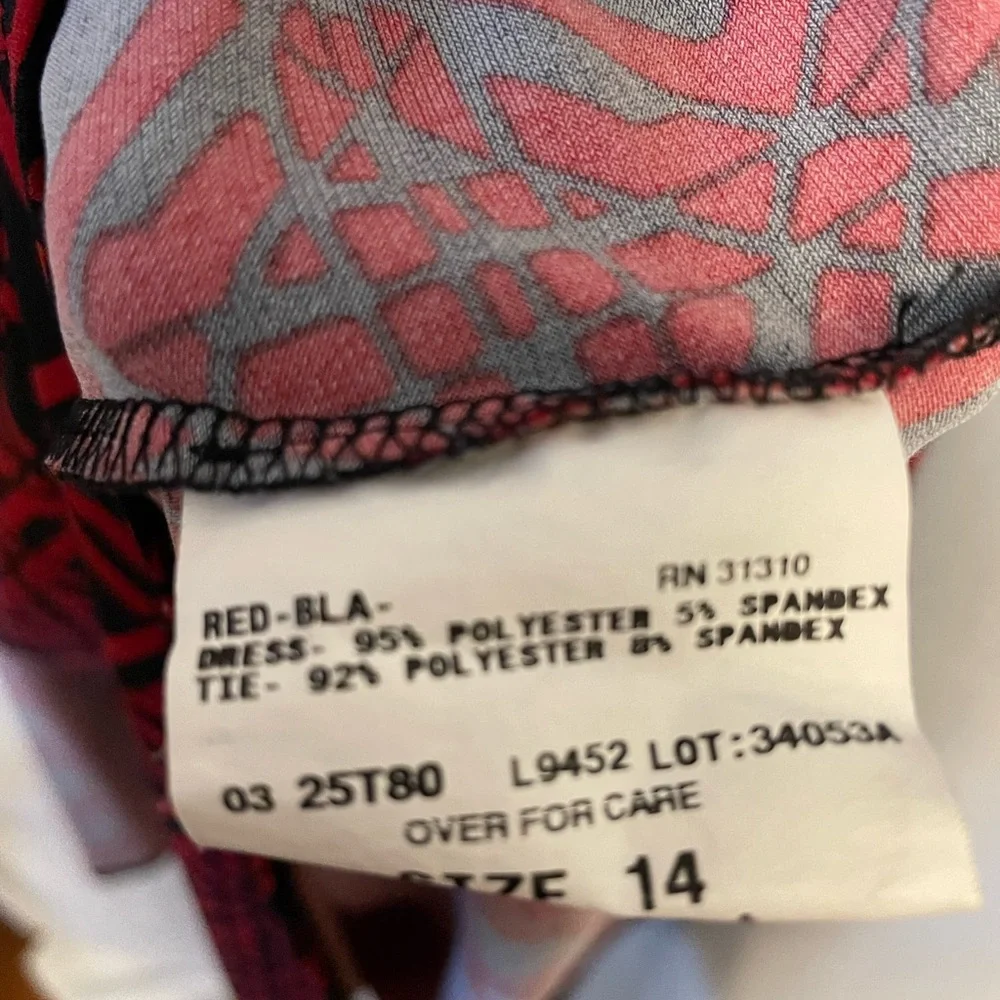 Dressbarn Red and black geometric Patterned Dress - Picture 4 of 8